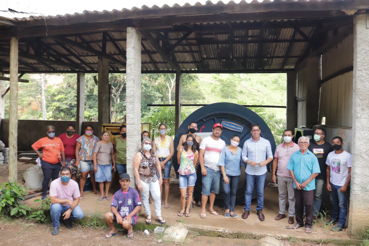 Deputado Marcelo Santos entrega secador de café para Associação dos Agricultores Familiares do Córrego Santo Agostinho. / Foto: Bruno Fritz
