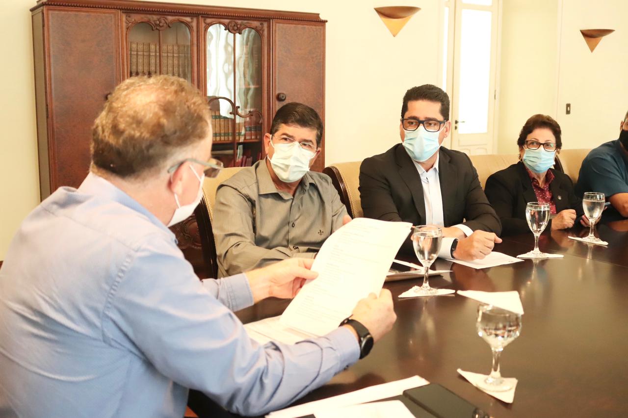 Governador recebe demandas de Guaçuí em seu gabinete / Foto: Bruno Fritz