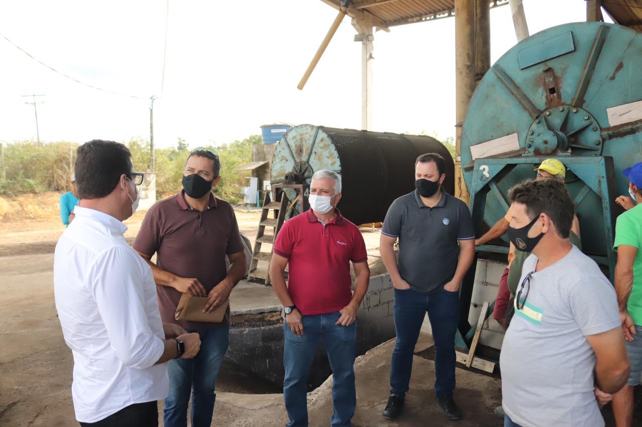 Deputado visitou Associação de Produtores Rurais de Sobrado e Região, em Jaguaré. / Foto: Bruno Fritz