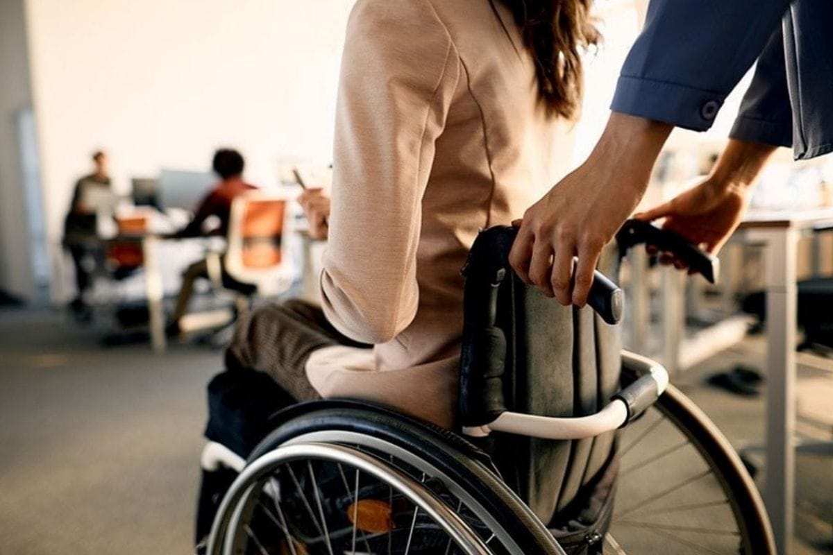 Acompanhante de pessoa com deficiência terá atendimento prioritário